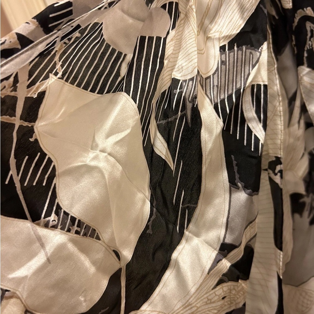 Vince Camuto floral Black and White 100% Silk Scarf - Picture 8 of 8